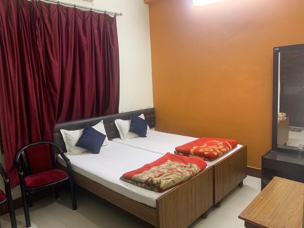 Narendra Guest House Kakarmatha Exterior photo