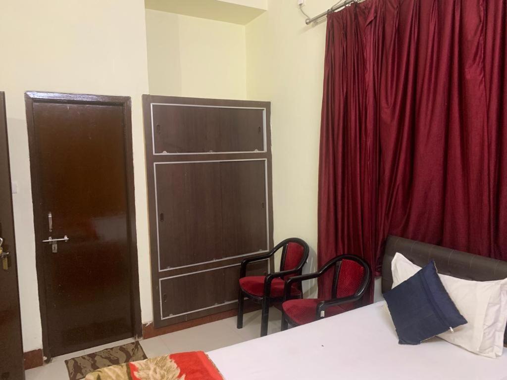 Narendra Guest House Kakarmatha Exterior photo