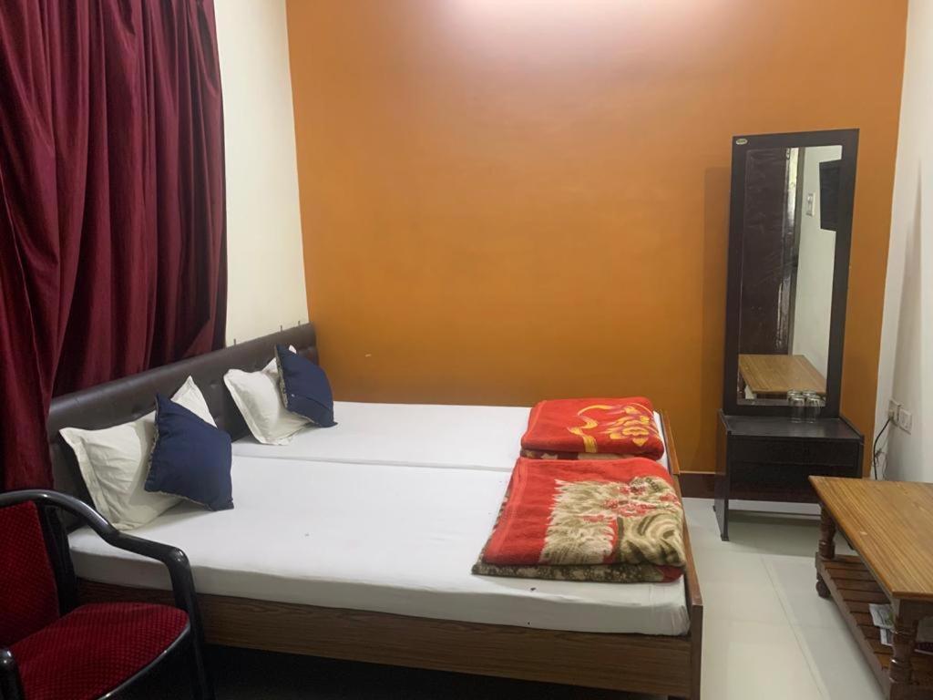 Narendra Guest House Kakarmatha Exterior photo